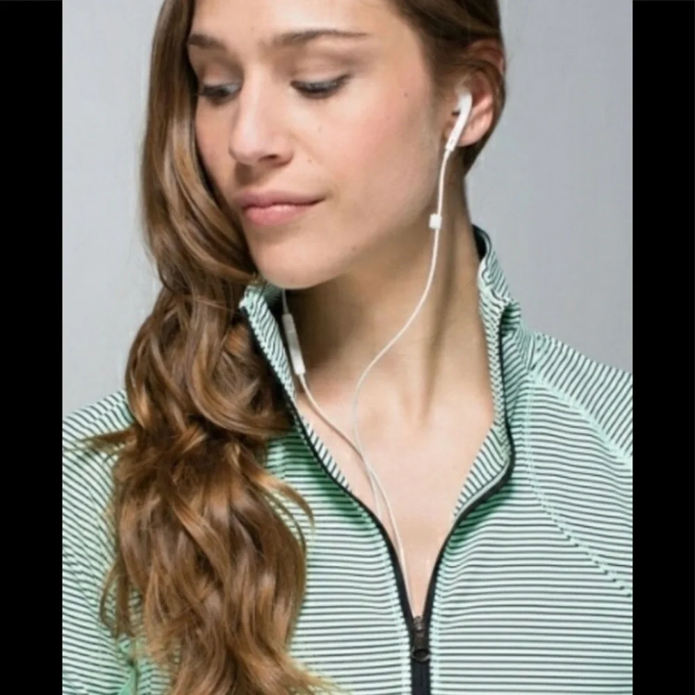 Lululemon Race With Grace 1/2 Zip 44.